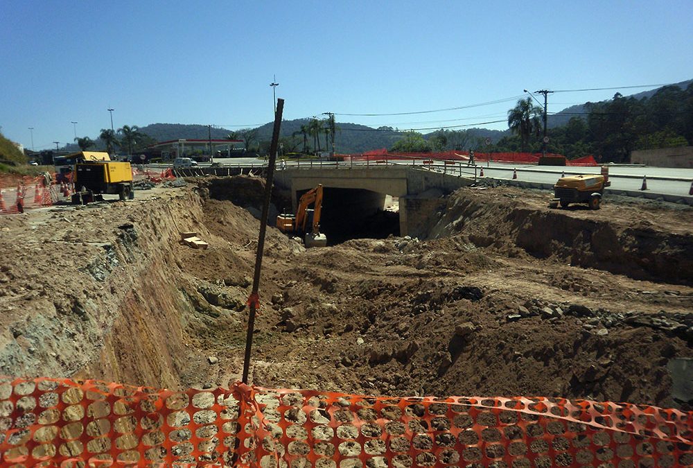 Desmonte de Rochas – Mogi